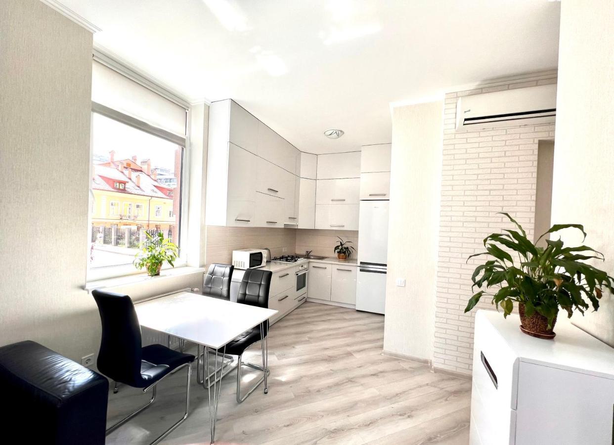 לבוב Osapart Cozy Apartment In A Complex Semycvit מראה חיצוני תמונה